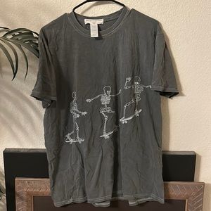⭐️2/$40  URBAN OUTFITTERS skeleton grey and white skateboard t shirt ONESIZE